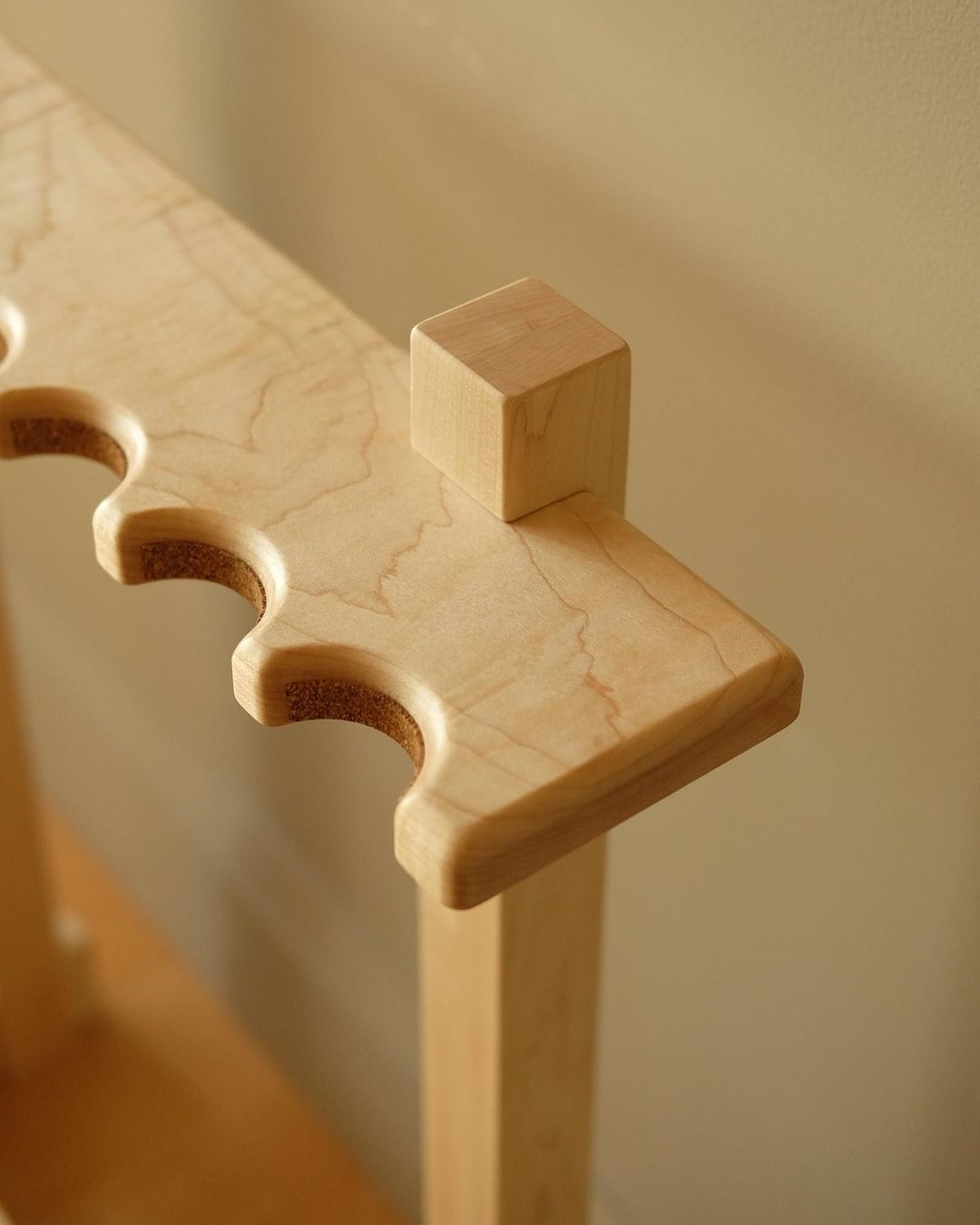 Court Guitar Rack