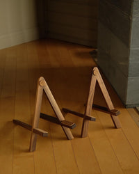 Lola Guitar Stand